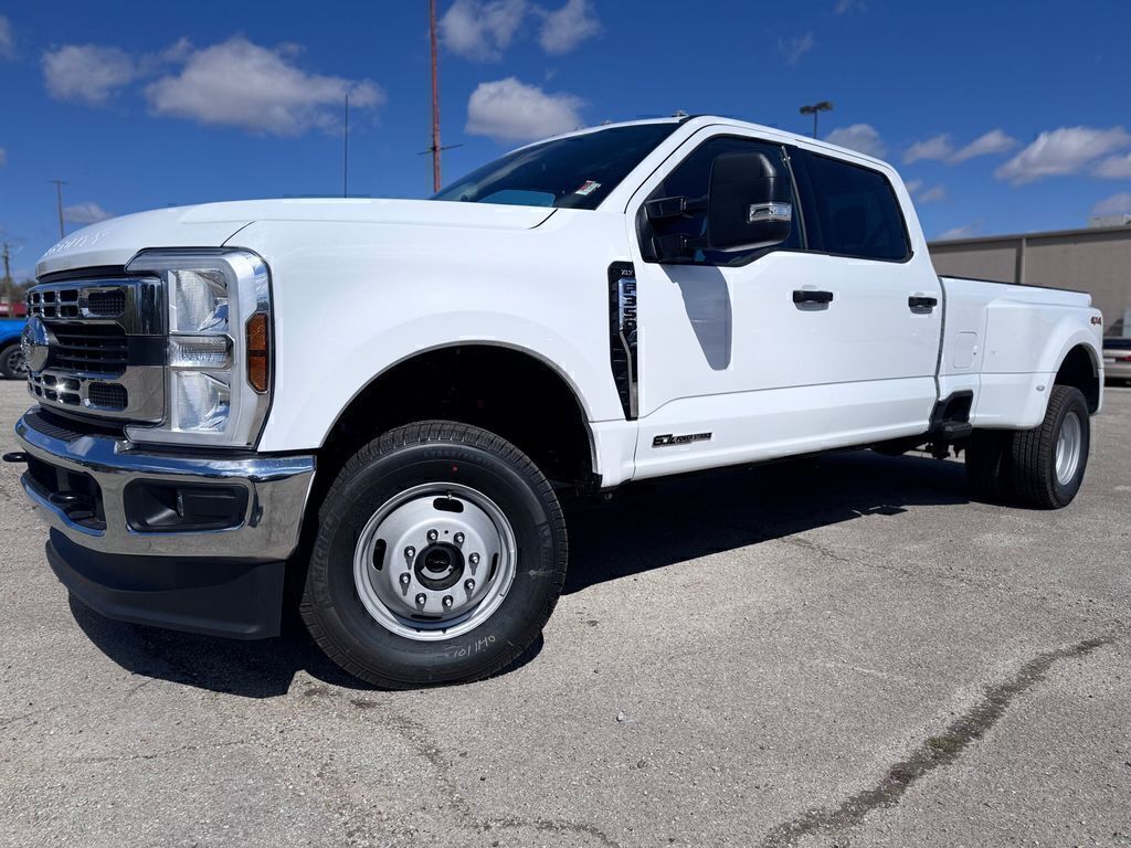 2026 Ford F-350 Super Duty XLT Crew Cab LB DRW 4WD