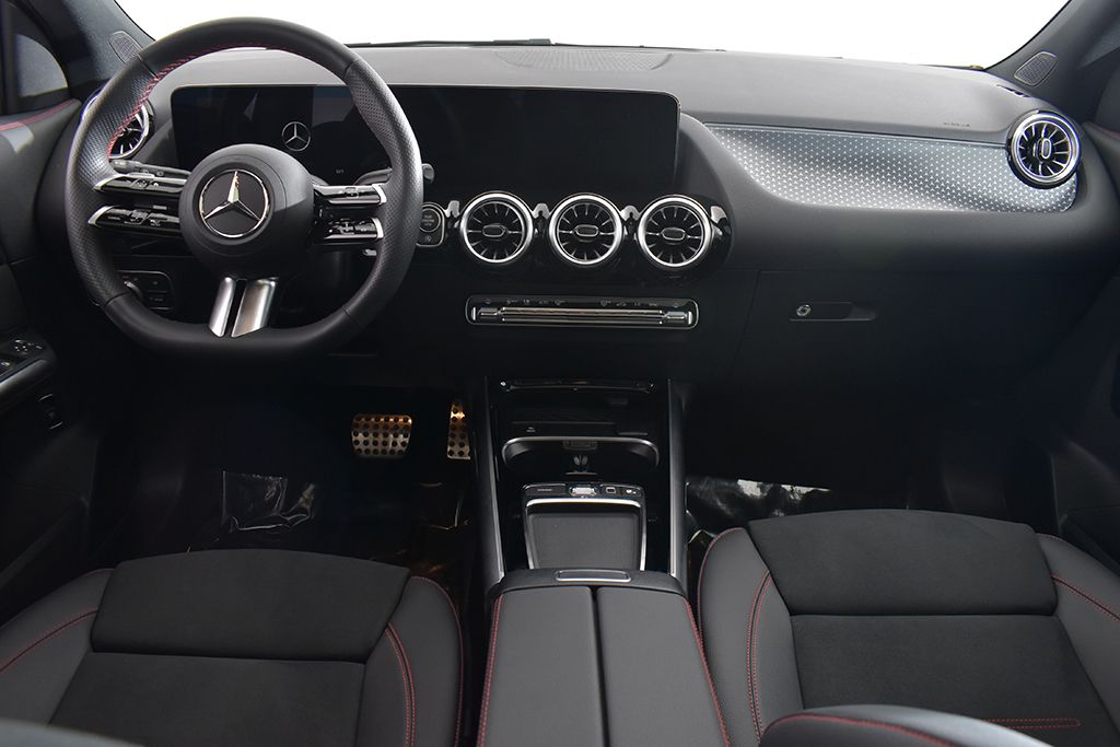 Thumbnail: 2026 Mercedes-Benz GLA - 15