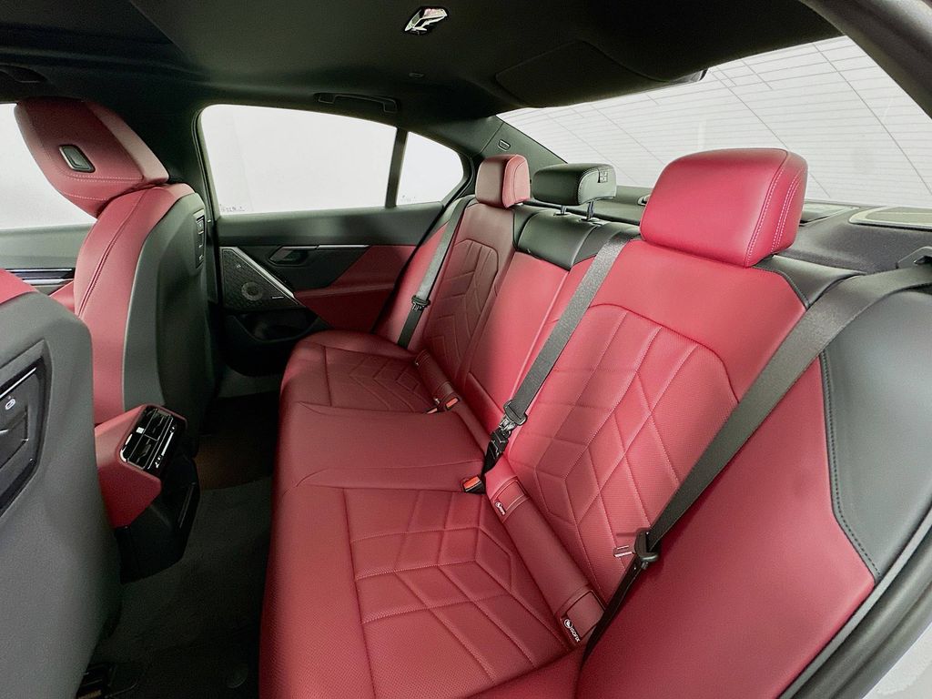 Thumbnail: 2026 BMW i5 - 17