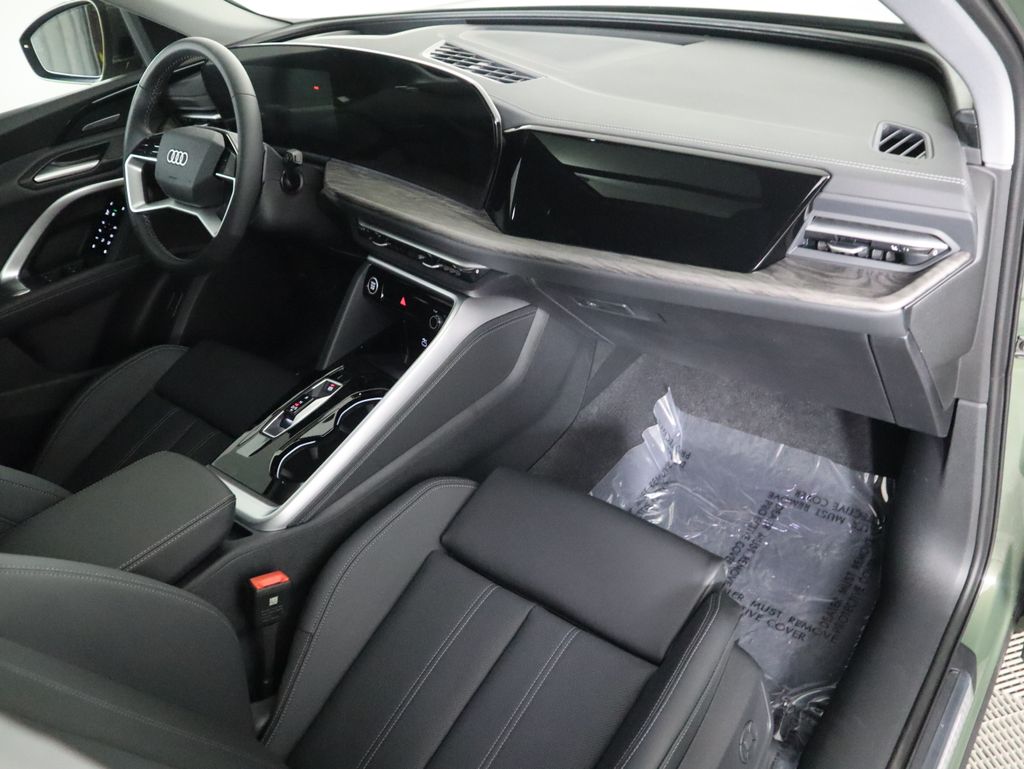 Thumbnail: 2025 Audi Q5 - 18