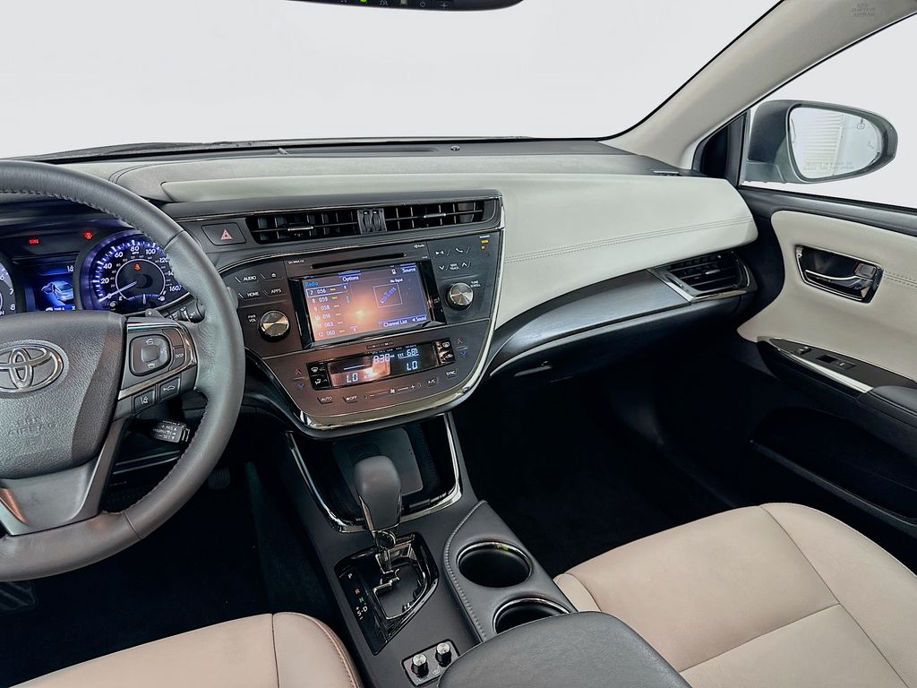 2017 Toyota Avalon Limited 23
