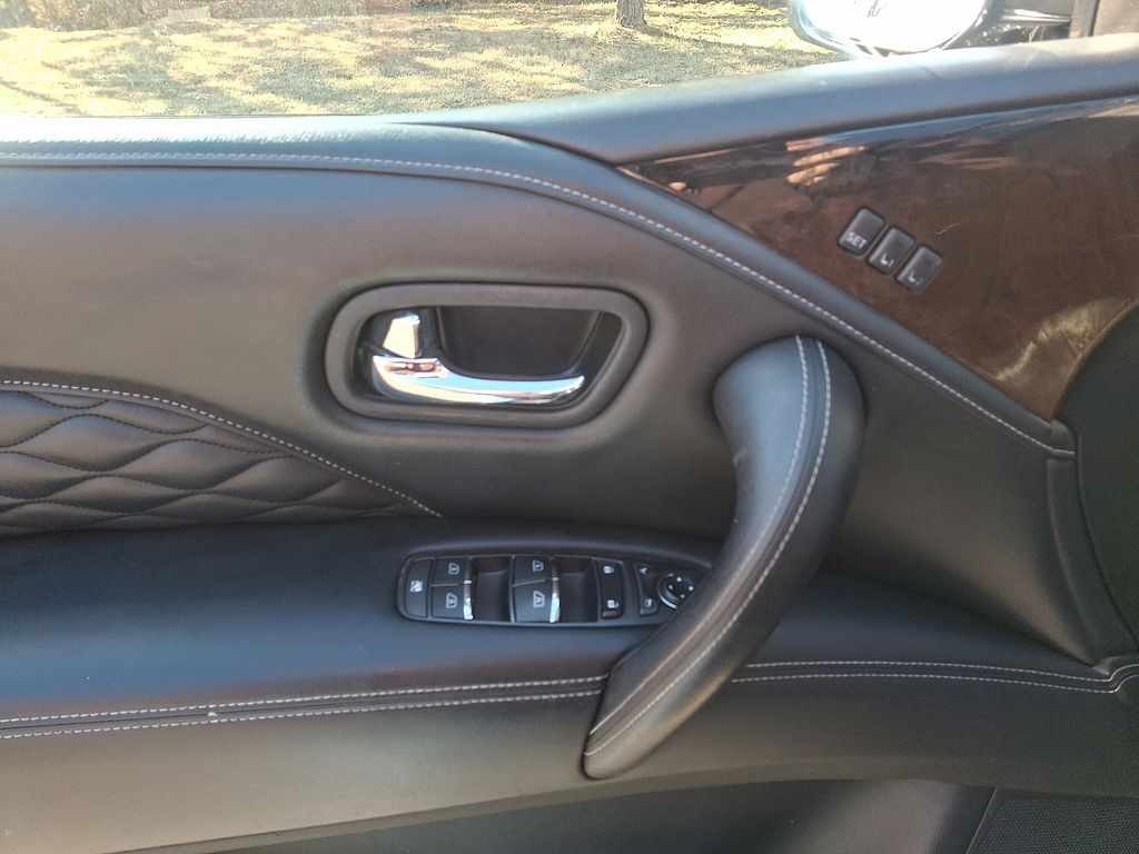 Thumbnail: 2018 INFINITI QX80 - 12