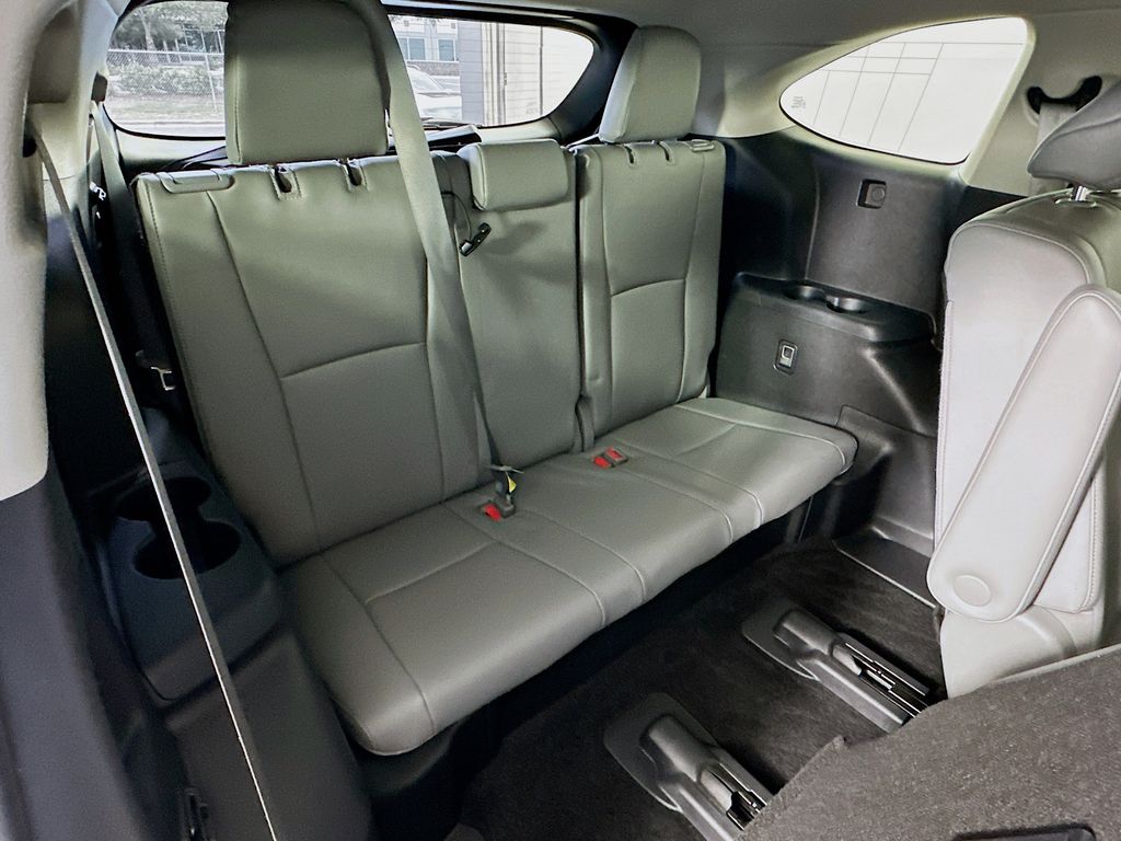 Thumbnail: 2023 Toyota Highlander - 27