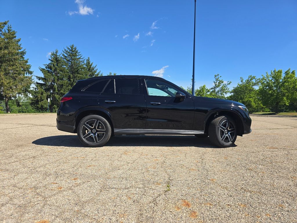 New 2026 Black Mercedes-Benz GLC 300 image 19