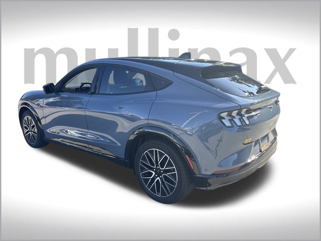 2024 Ford Mustang Mach-E Premium photo 5