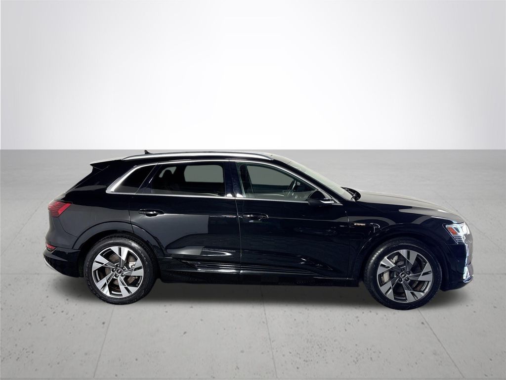 2021 Audi e-tron Premium Plus