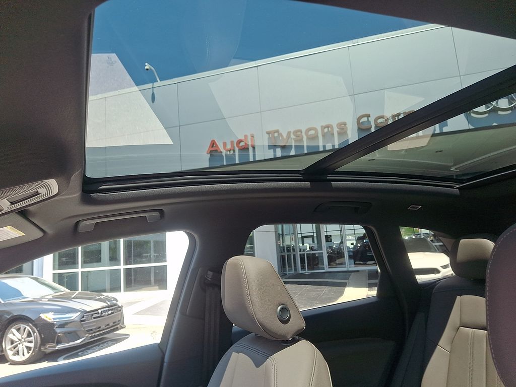 Thumbnail: 2025 Audi Q5 - 14
