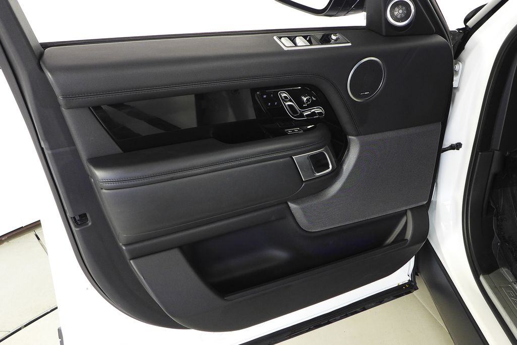 Thumbnail: 2021 Land Rover Range Rover - 11