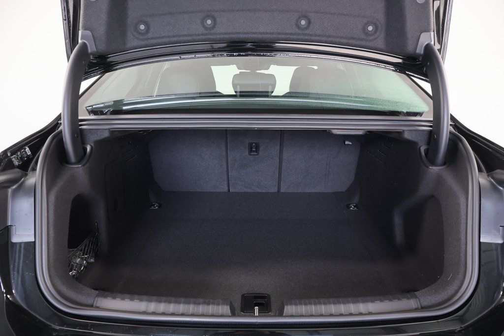 Thumbnail: 2026 Audi A6 - 8