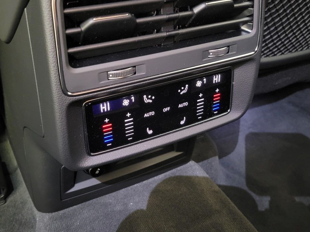 Thumbnail: 2026 Audi Q7 - 21