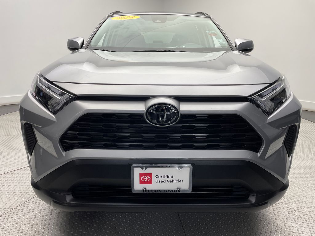 2024 Toyota RAV4 XLE 2