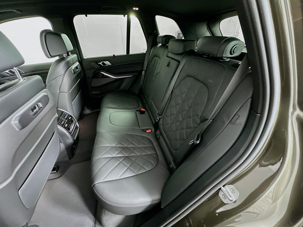 Thumbnail: 2026 BMW X5 - 17