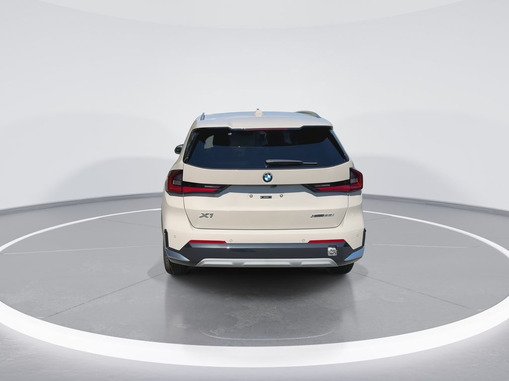 Thumbnail: 2027 BMW X1 - 7