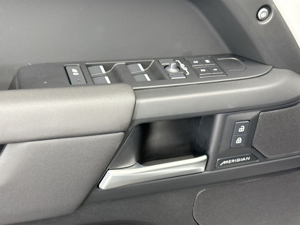 Thumbnail: 2025 Land Rover Defender - 22