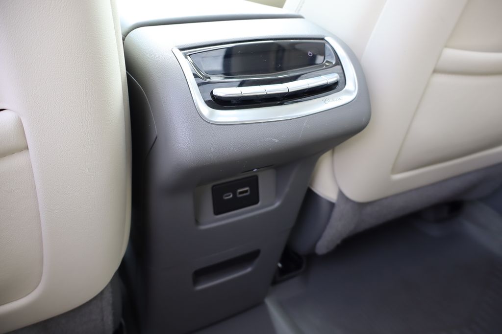 2022 Cadillac XT6 Premium Luxury photo