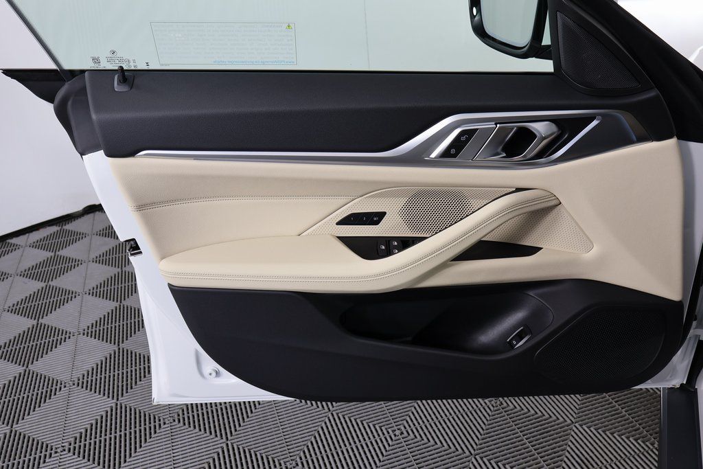 Thumbnail: 2026 BMW i4 - 7