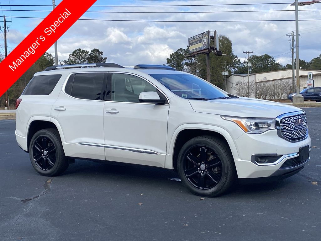 2017 GMC Acadia Denali's photo