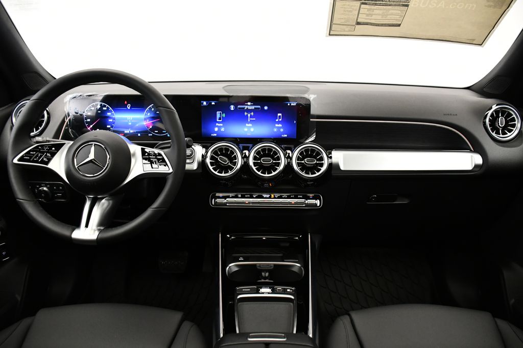 Thumbnail: 2025 Mercedes-Benz GLB - 18