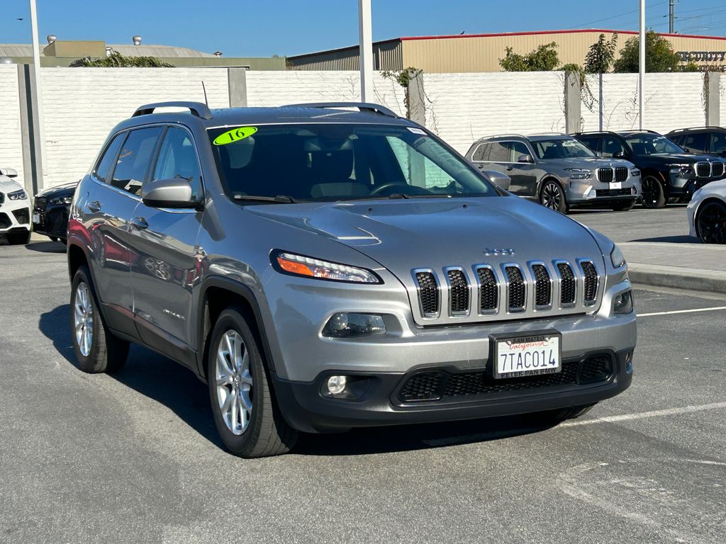 Thumbnail: 2016 Jeep Cherokee - 7