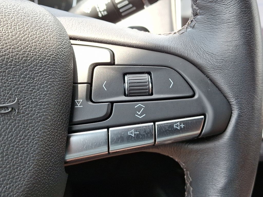 Thumbnail: 2023 Cadillac XT4 - 23