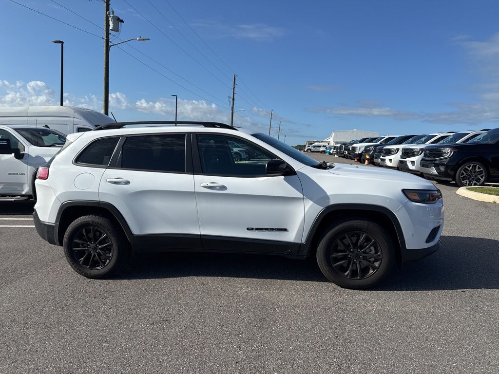 Bright White Clearcoat 2023 Jeep Cherokee Altitude 4WD SUV / Crossover 9-Speed Automatic