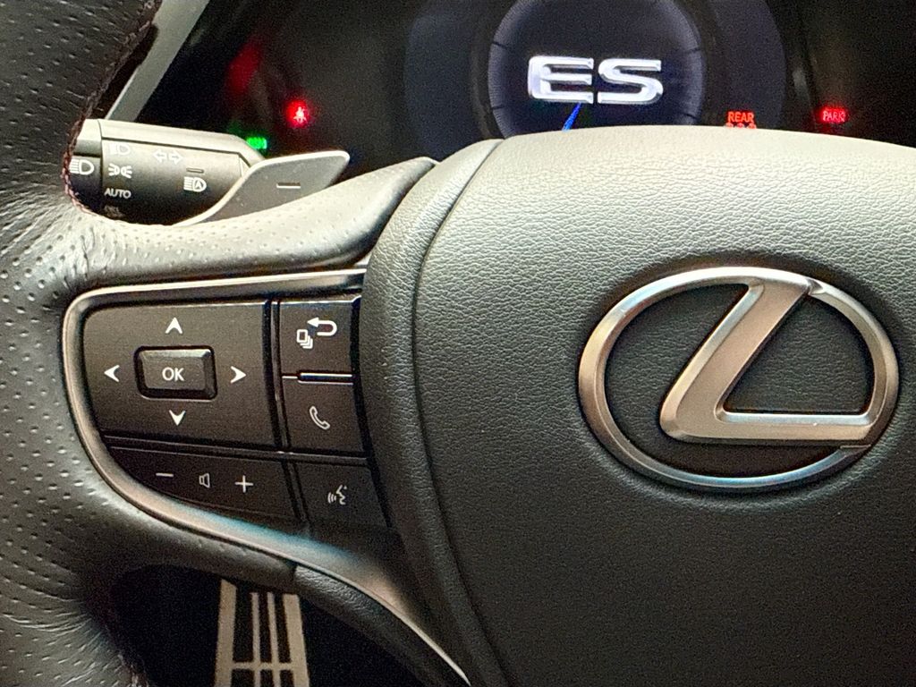 Thumbnail: 2022 Lexus ES - 11