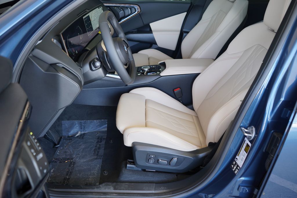 Thumbnail: 2025 BMW X3 - 10