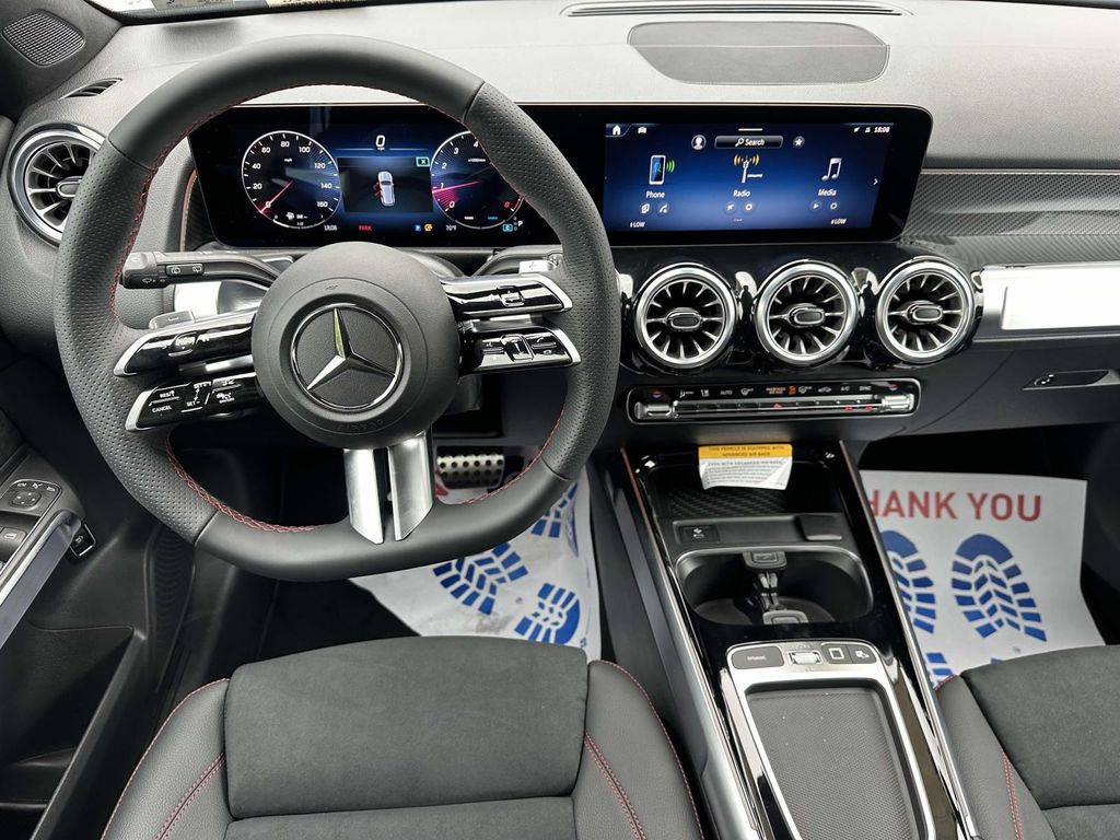 Thumbnail: 2025 Mercedes-Benz GLB - 8