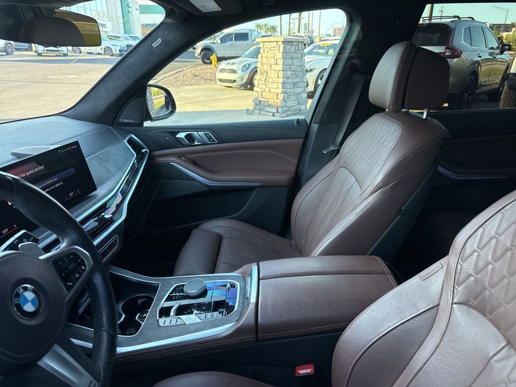Thumbnail: 2023 BMW X7 - 7