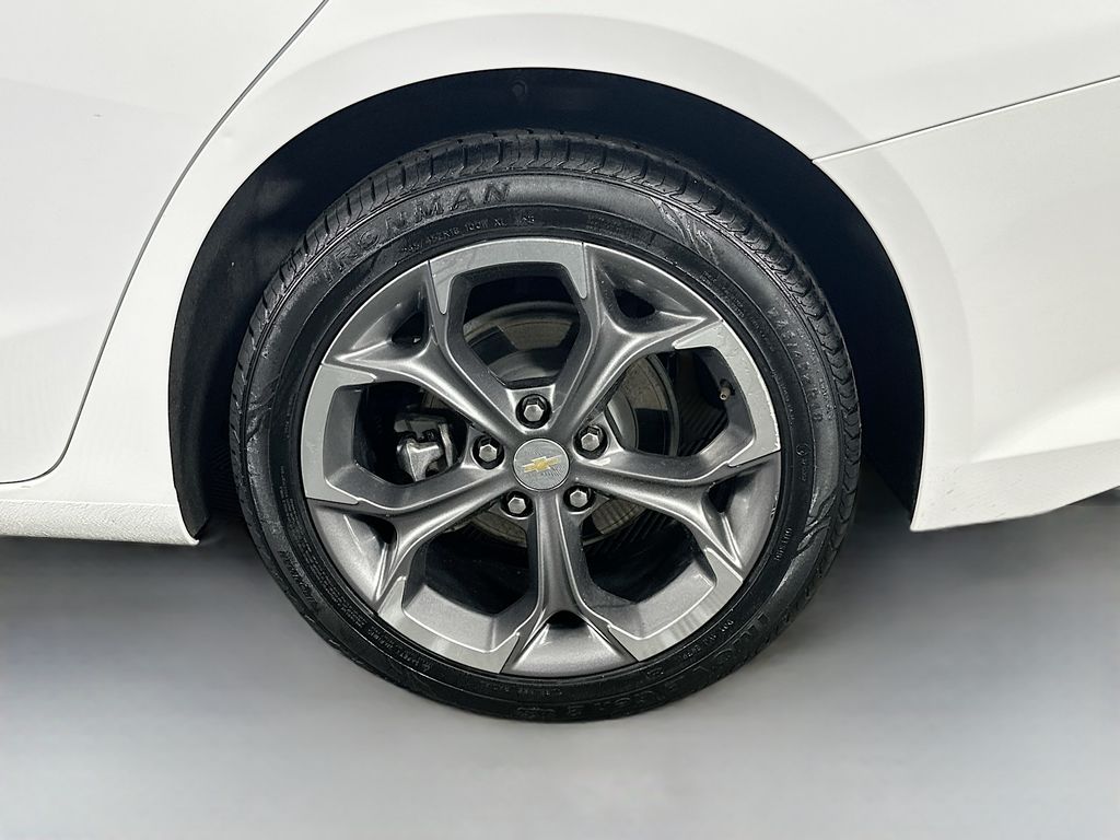 Used 2023 White Chevrolet LT image 33