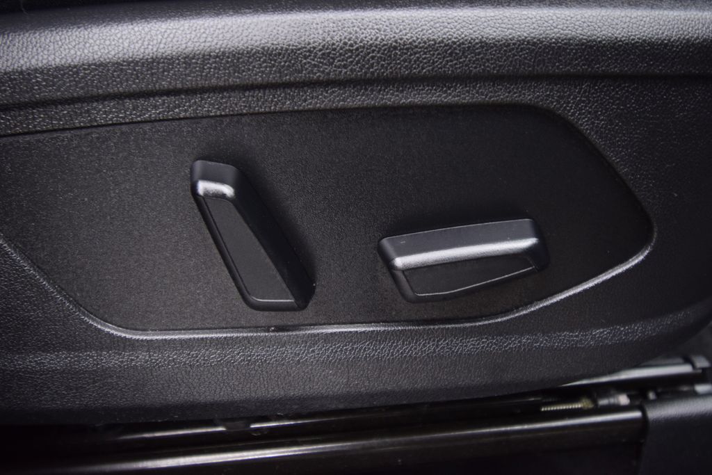 used 2023 Kia Sorento car, priced at $28,000