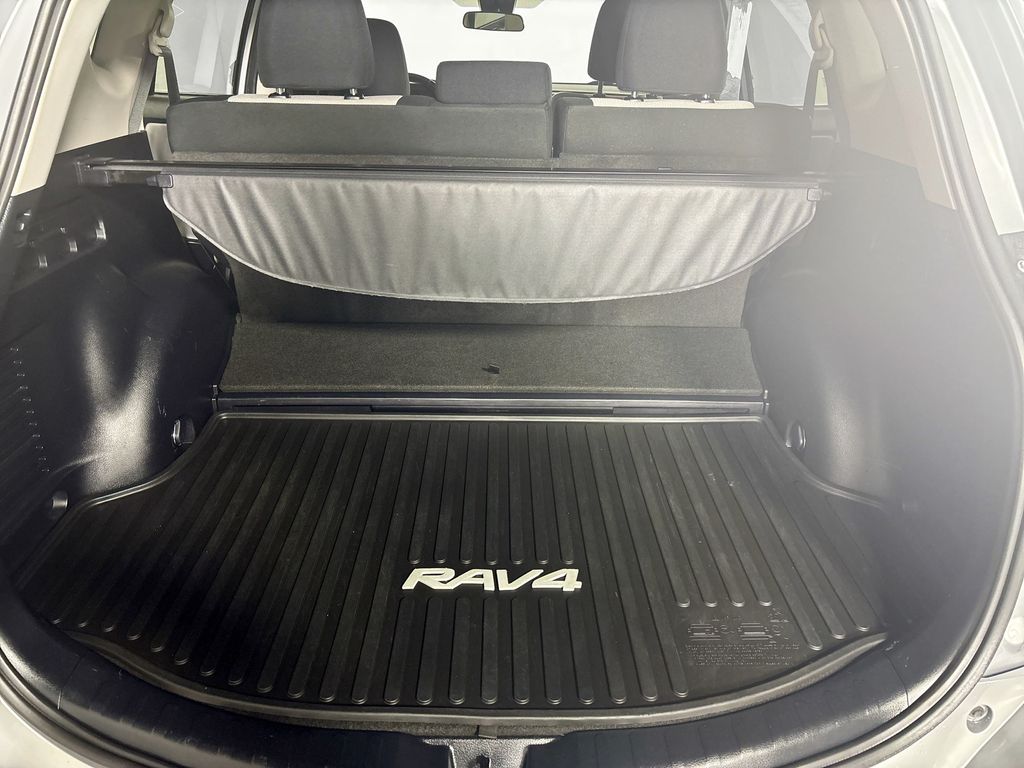 2017 Toyota RAV4 Hybrid XLE