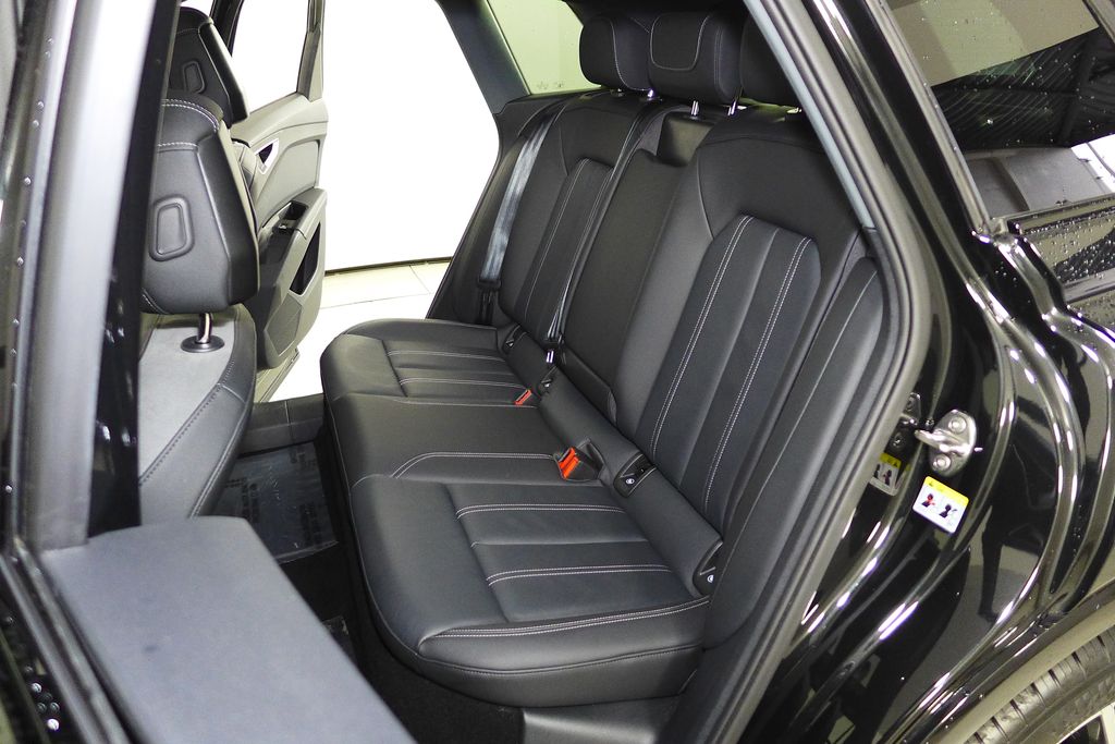 Thumbnail: 2025 Audi Q4 e-tron - 21