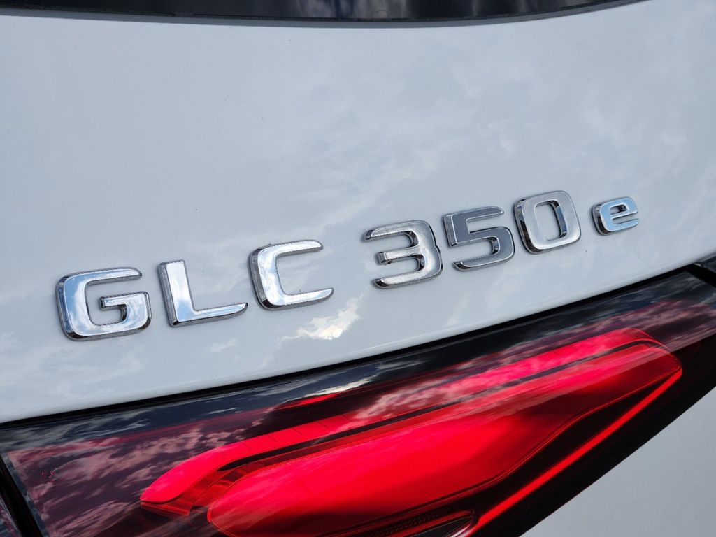 2025 Mercedes-Benz GLC GLC 350e 8