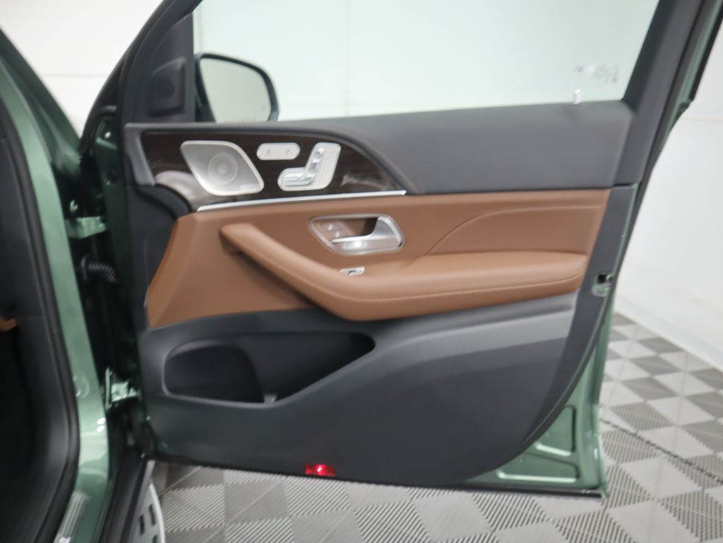 Thumbnail: 2026 Mercedes-Benz GLE - 27