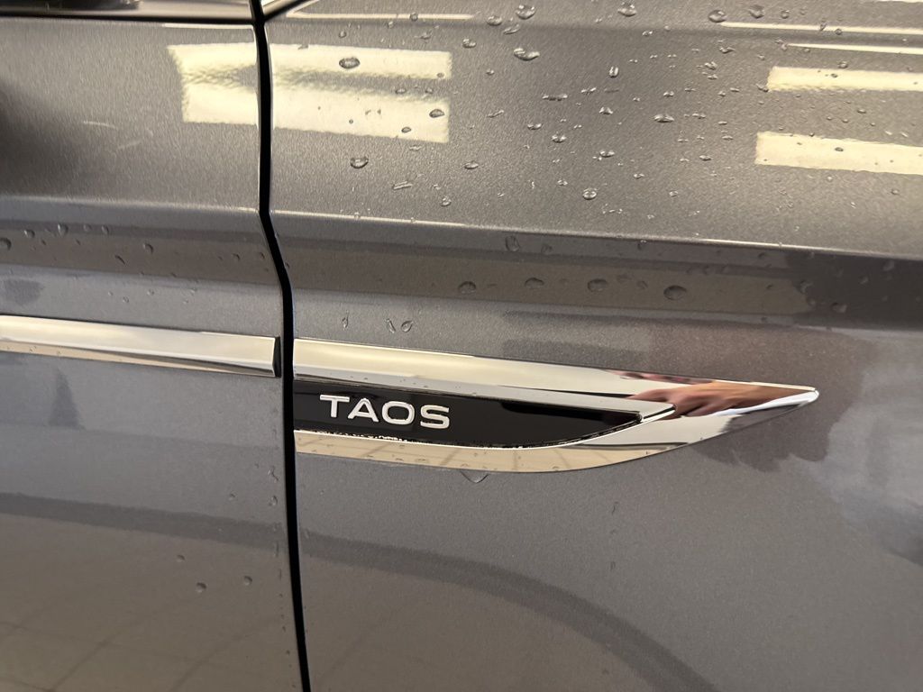 2024 Volkswagen Taos SE photo 7