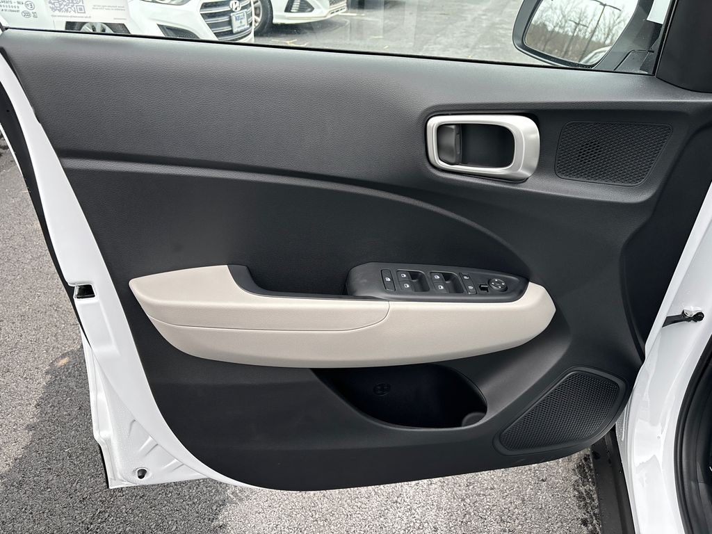 2025 Hyundai Venue SEL White at Baytown Hyundai