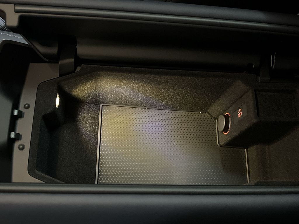 Thumbnail: 2026 BMW 8 Series - 21