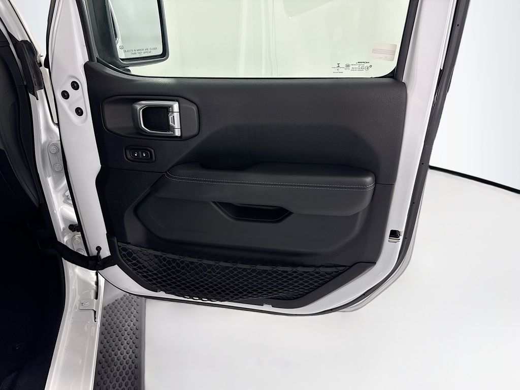 Thumbnail: 2019 Jeep Wrangler - 25