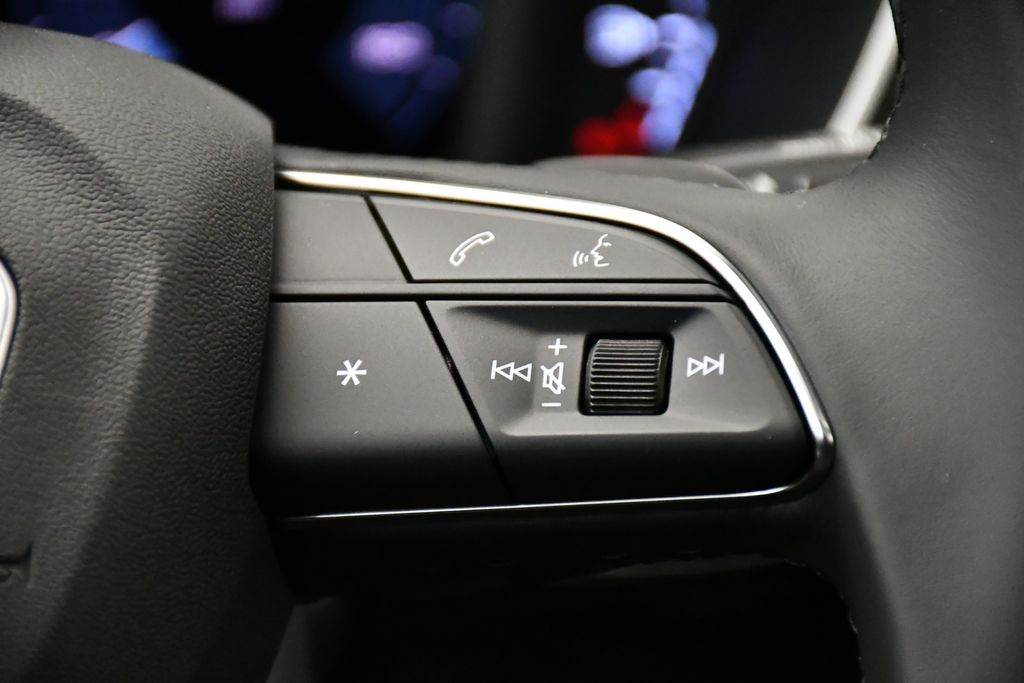 Thumbnail: 2025 Audi Q3 - 25