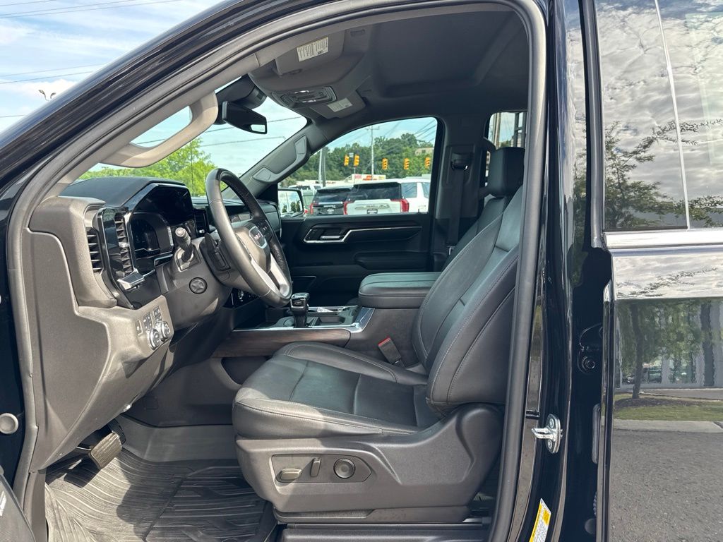 Used 2024 Black GMC SLT image 11