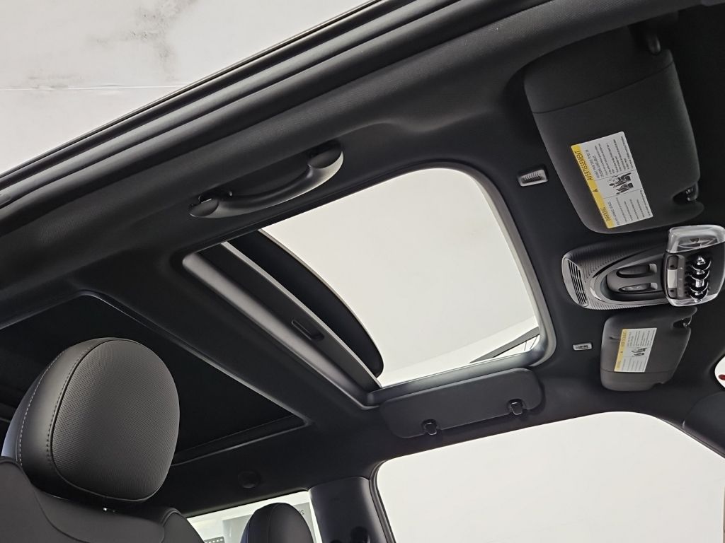 Thumbnail: 2020 MINI Cooper - 19