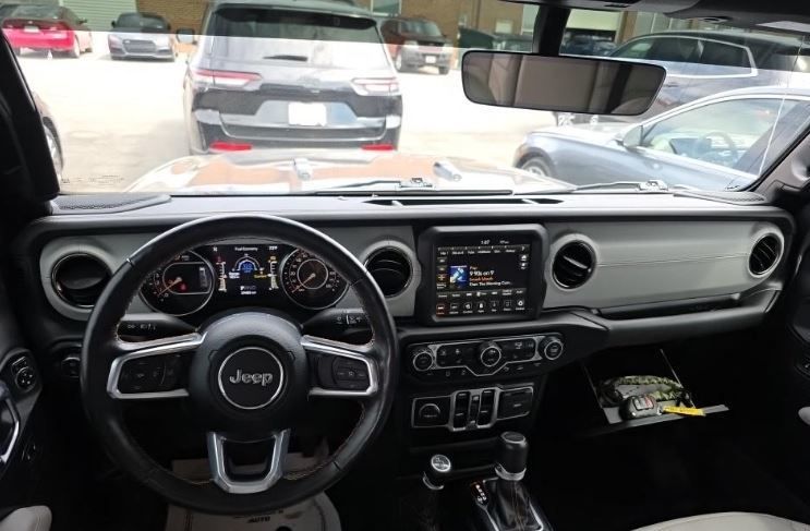 View vehicle photo 2