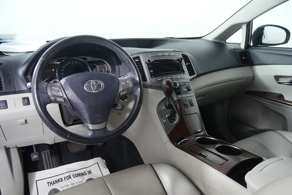 Thumbnail: 2010 Toyota Venza - 19