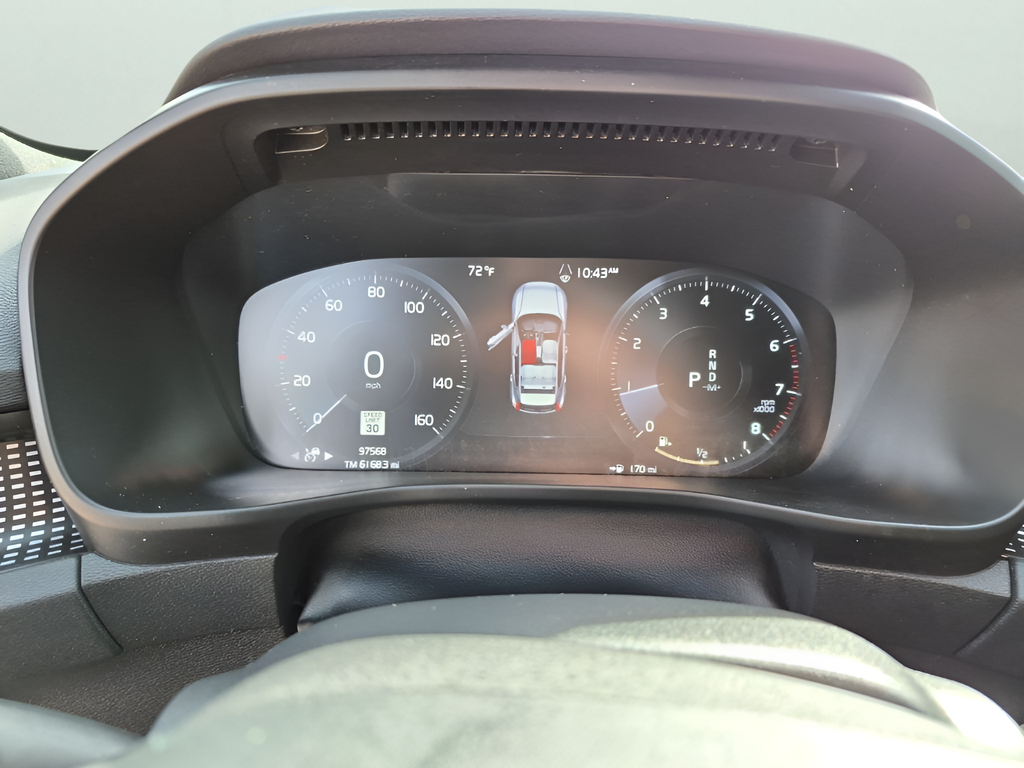 Used Car 2022 Volvo Xc40  R-design For Sale Under $25,000 In Austin, Texas