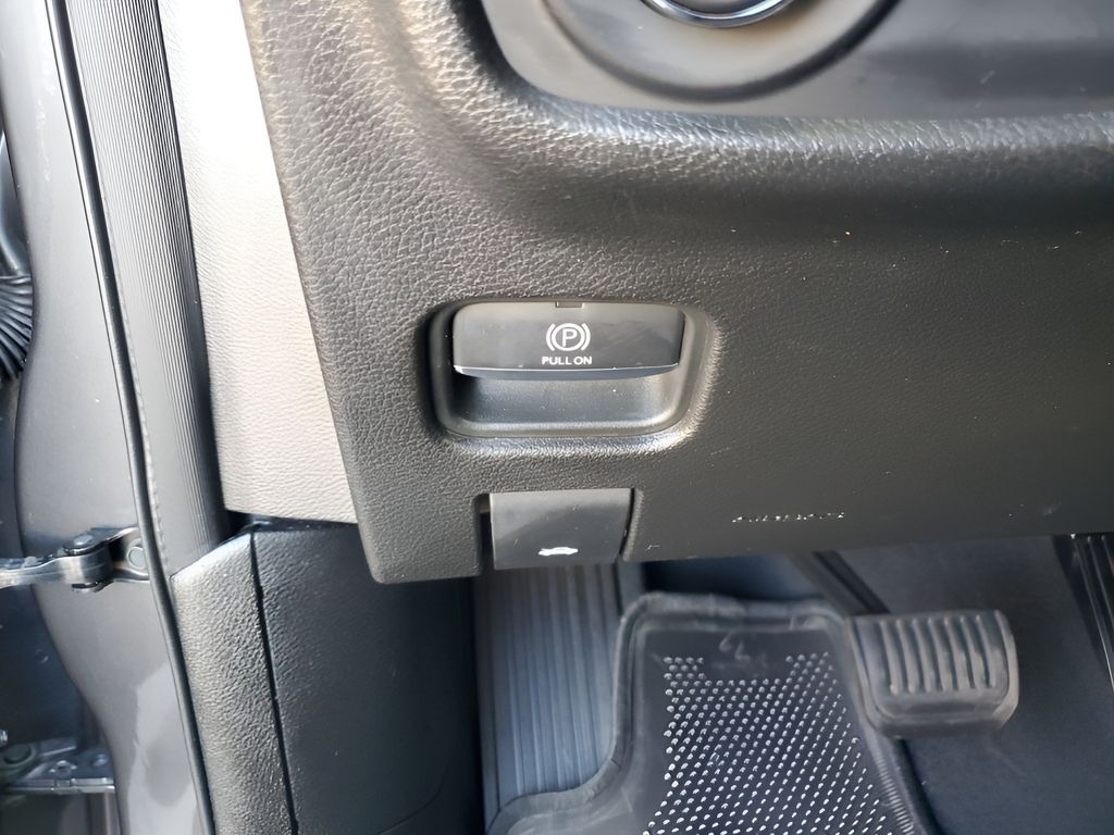 Used Car 2023 Jeep Grand Cherokee L  Limited For Sale Under $30,000 In Austin, Texas