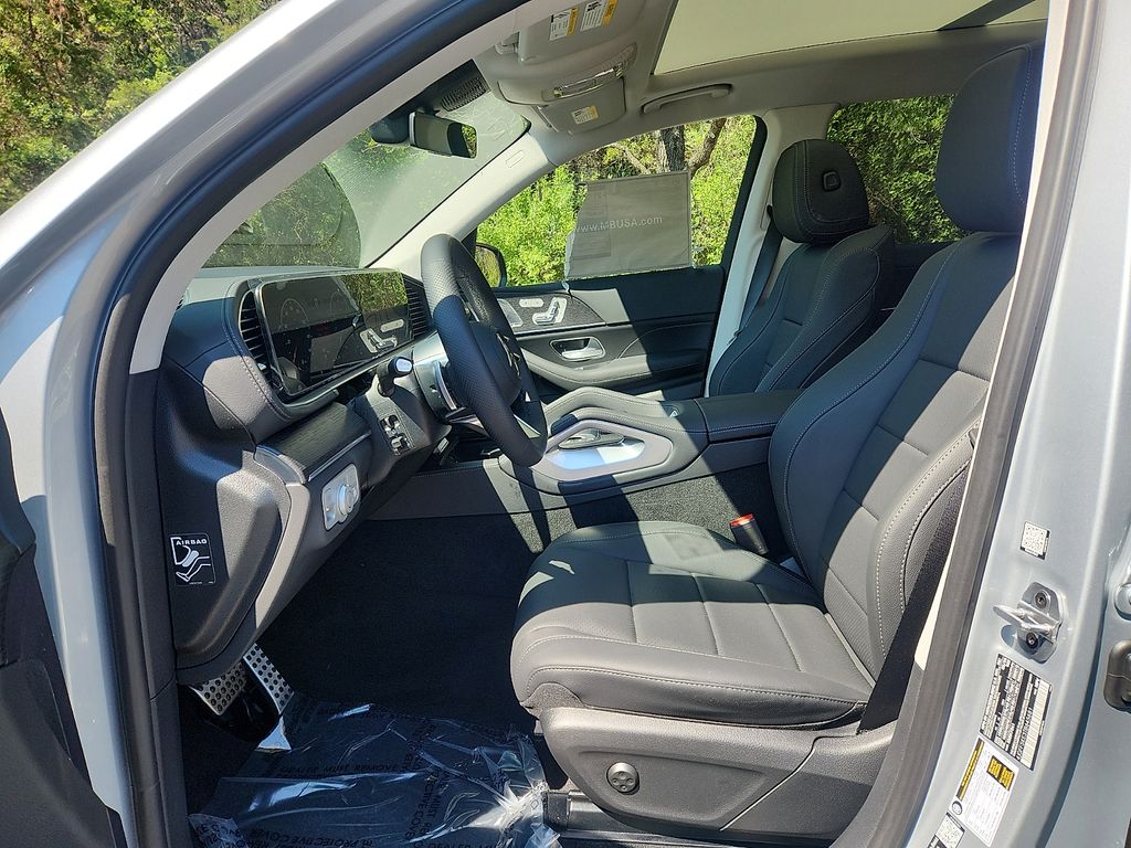 Thumbnail: 2026 Mercedes-Benz GLS - 9