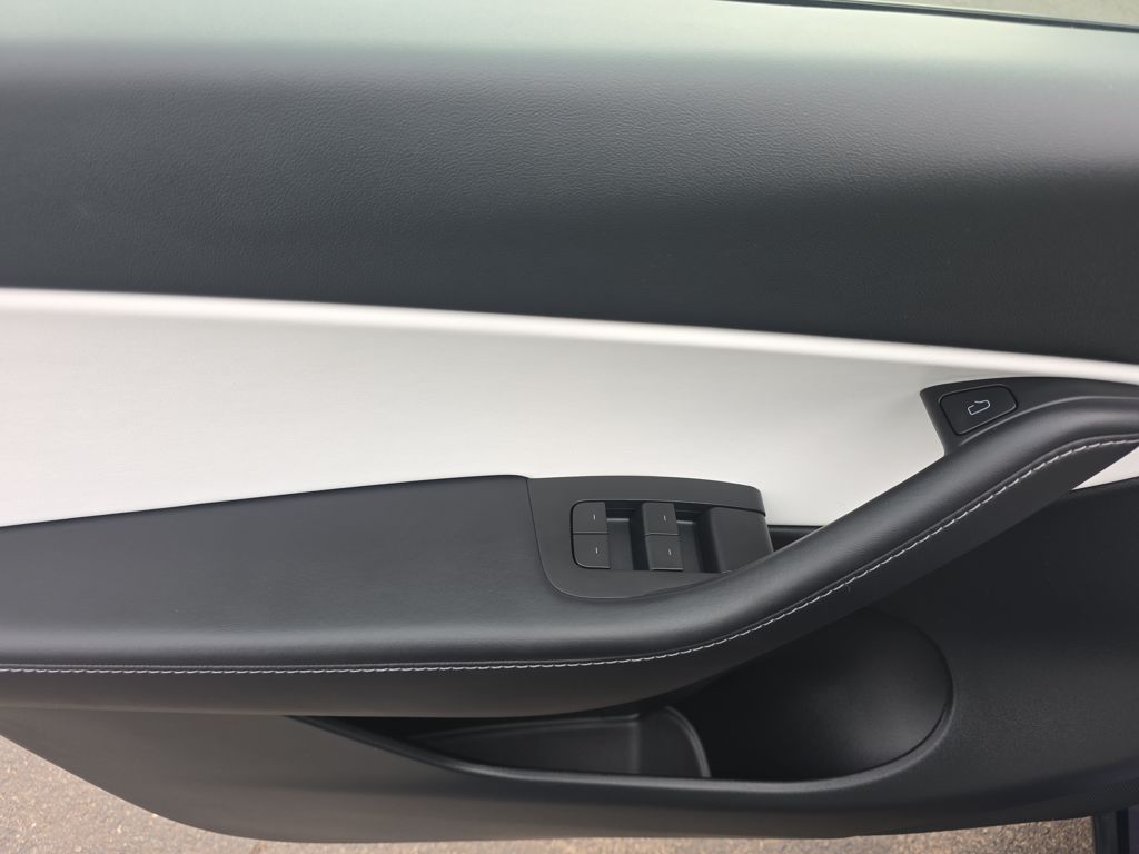 Used 2022 Blue Tesla Performance image 14