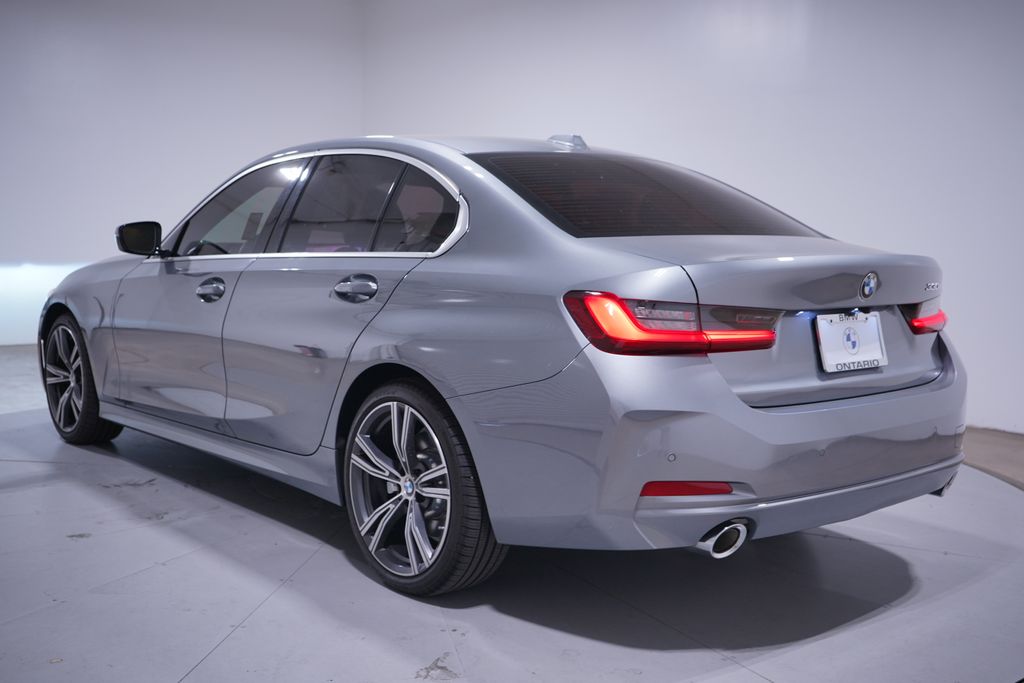 Thumbnail: 2024 BMW 3 Series - 3