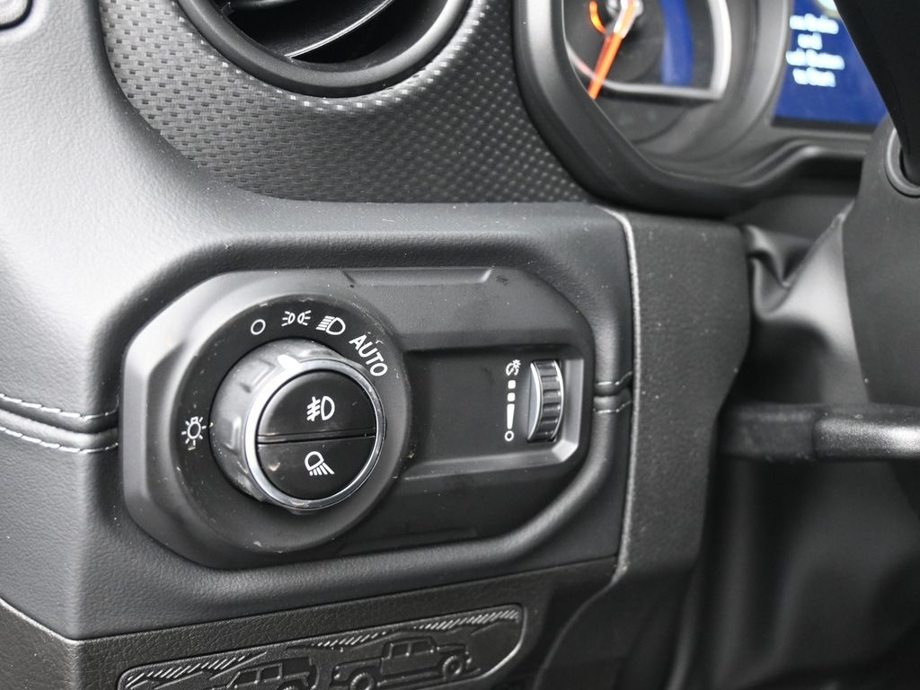 New 2026 Granite Crystal Metallic Clearcoat Jeep Rubicon image 14